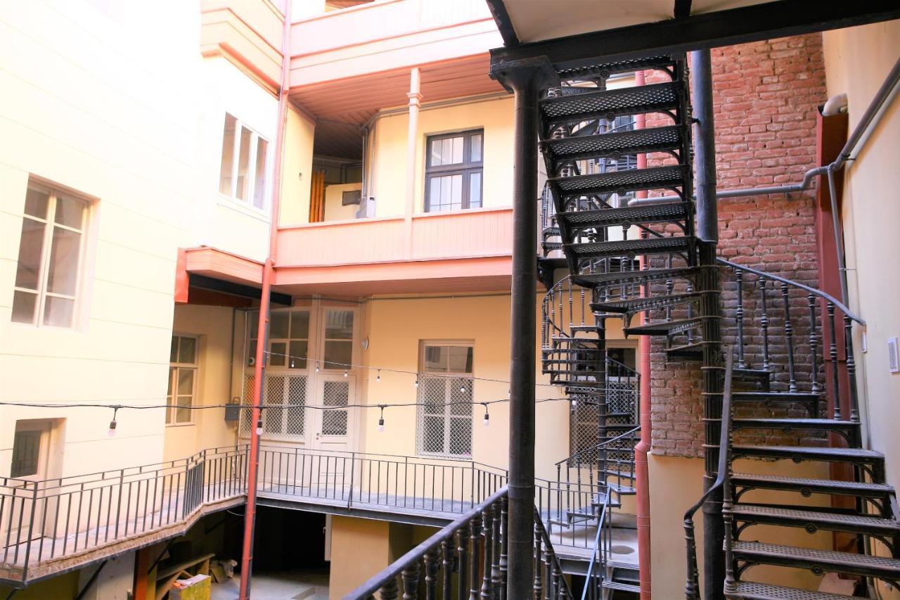 Aparthotel Mari Tbilisi Exterior photo